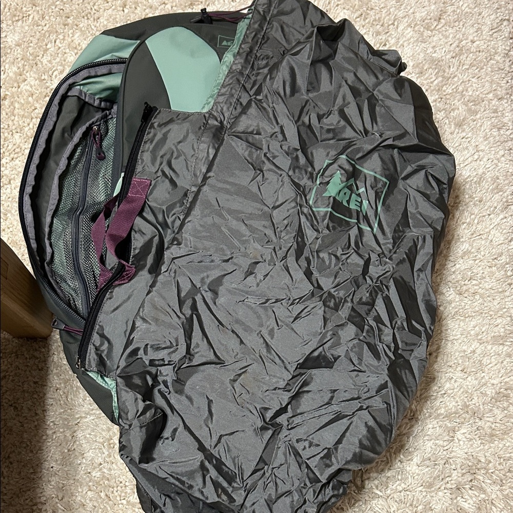 REI Grand Tour 80 Hiking Pack (16L) - Picture 9 of 11